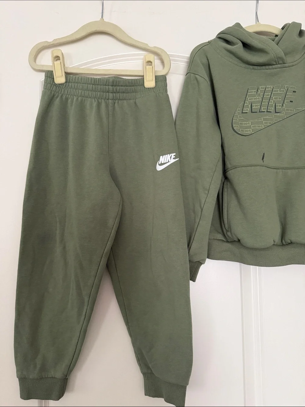 Nike | (6) Kids Olive Green Hoodie & Jogger Set